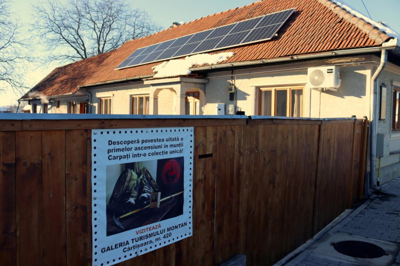 Gasthaus Galeria Turismului Montan Cîrţişoara Exterior foto